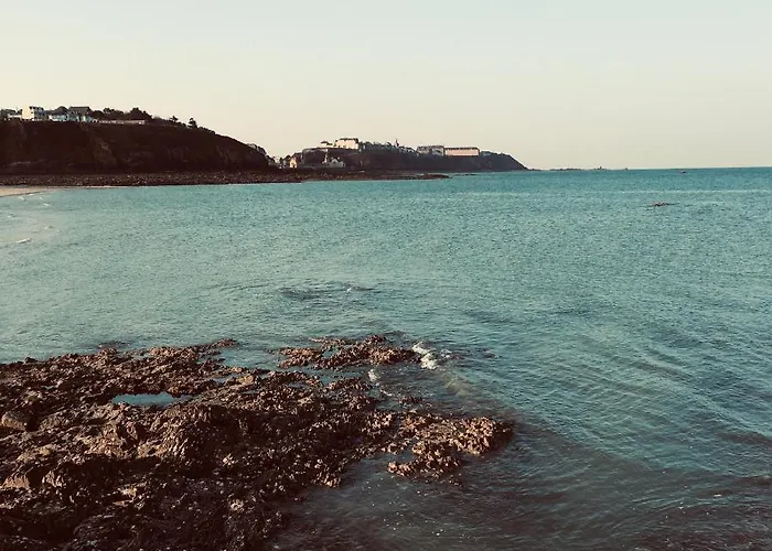 Studio~ Les Pieds Dans L'eau 2~ アパート *