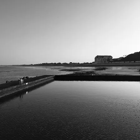 Studio~ Les Pieds Dans L'eau 2~ Donville-les-Bains