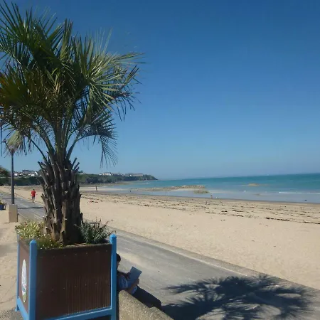 Studio~ Les Pieds Dans L'eau 2~ Daire *