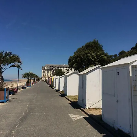 Studio~ Les Pieds Dans L'eau 2~ * Donville-les-Bains