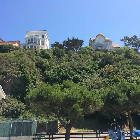 Studio~ Les Pieds Dans L'eau 2~ * Donville-les-Bains