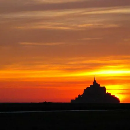 Studio~ Les Pieds Dans L'eau 2~ Donville-les-Bains